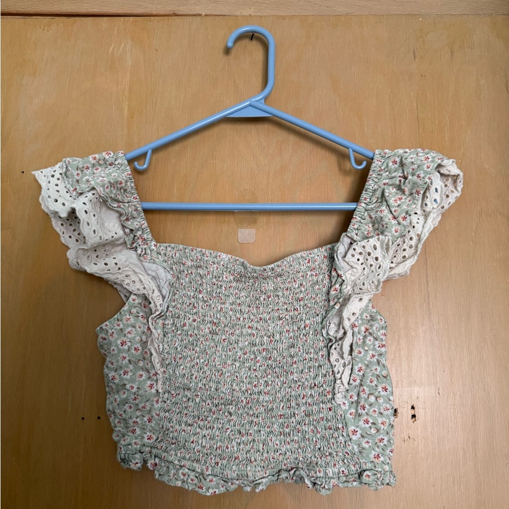 Altar'd State Black and Gray Smocked Flutter Sleeve Crop Top